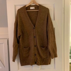 Aritzia Wilfred Free oversized button up cardigan. Size medium, colour: cognac